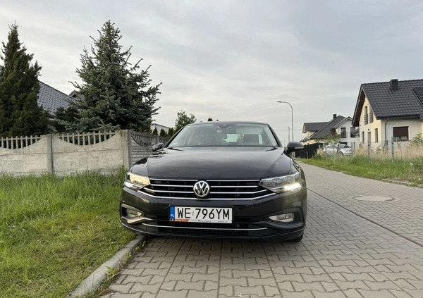 Volkswagen Passat cena 79700 przebieg: 133000, rok produkcji 2020 z Tarnogród małe 781